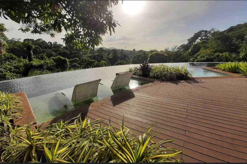 Overlooking Staycation At Sandari Batulao Tagaytay City Ngoại thất bức ảnh
