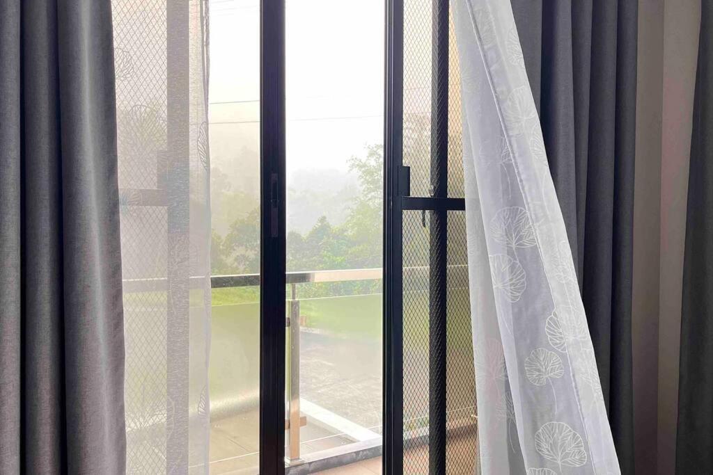 Overlooking Staycation At Sandari Batulao Tagaytay City Ngoại thất bức ảnh