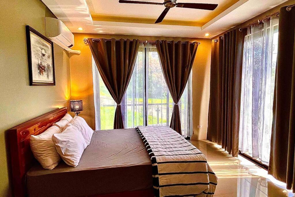 Overlooking Staycation At Sandari Batulao Tagaytay City Ngoại thất bức ảnh