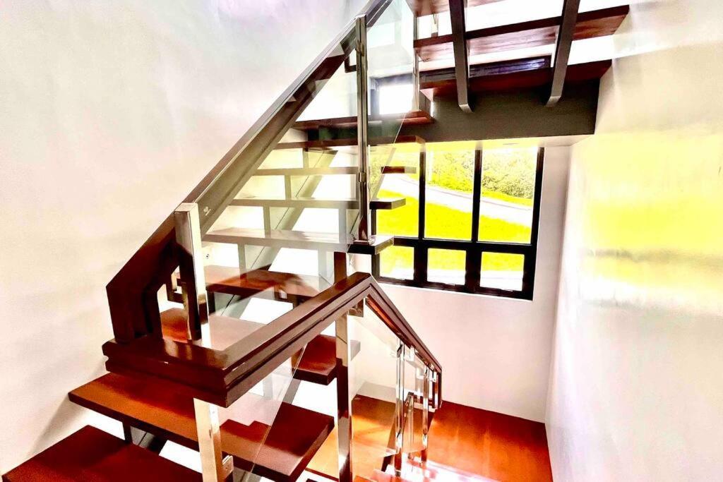 Overlooking Staycation At Sandari Batulao Tagaytay City Ngoại thất bức ảnh