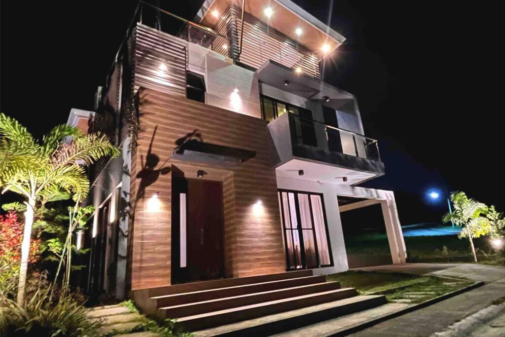 Overlooking Staycation At Sandari Batulao Tagaytay City Ngoại thất bức ảnh