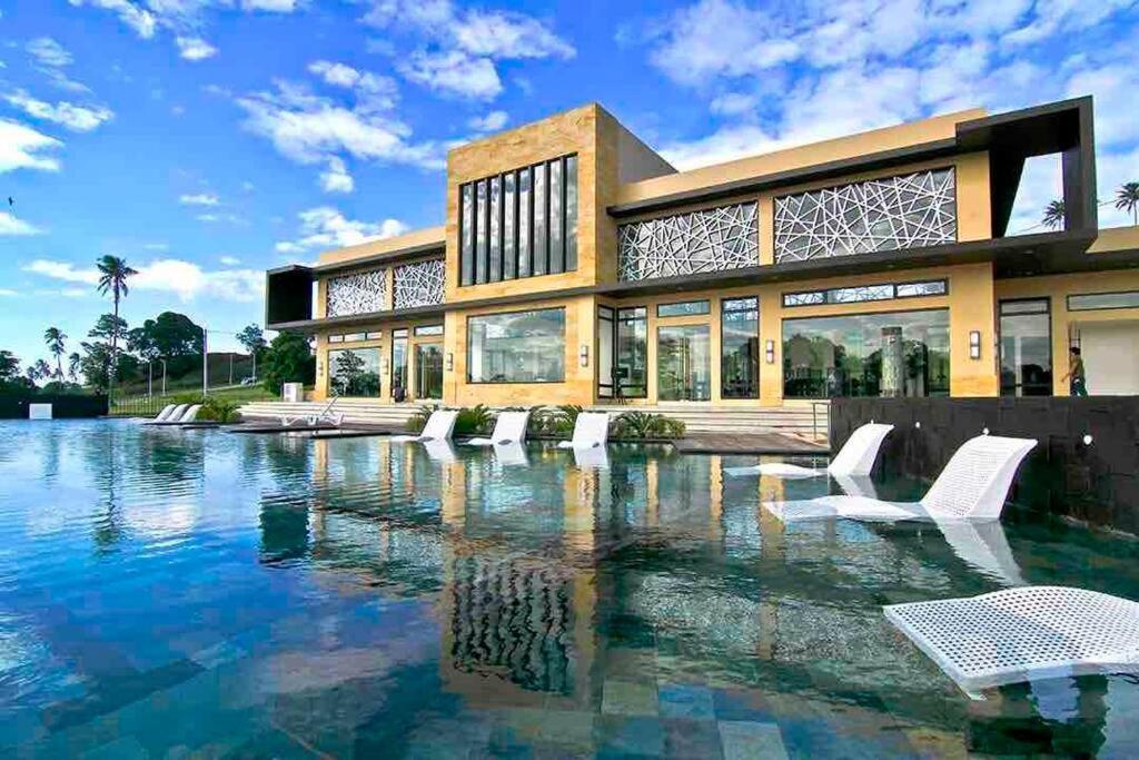 Overlooking Staycation At Sandari Batulao Tagaytay City Ngoại thất bức ảnh