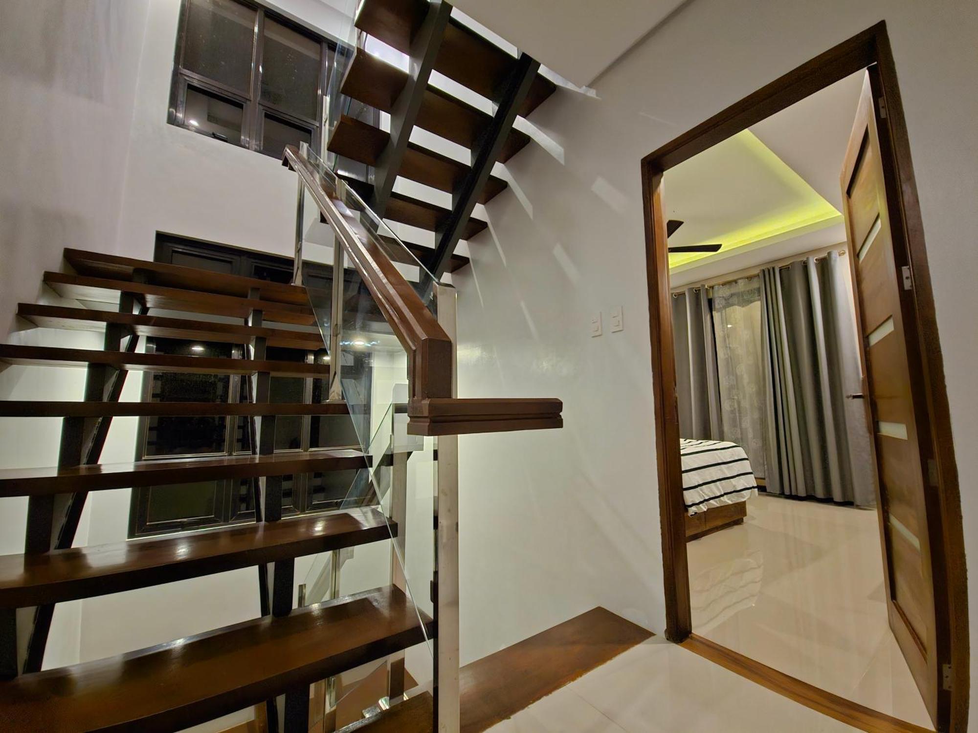 Overlooking Staycation At Sandari Batulao Tagaytay City Ngoại thất bức ảnh